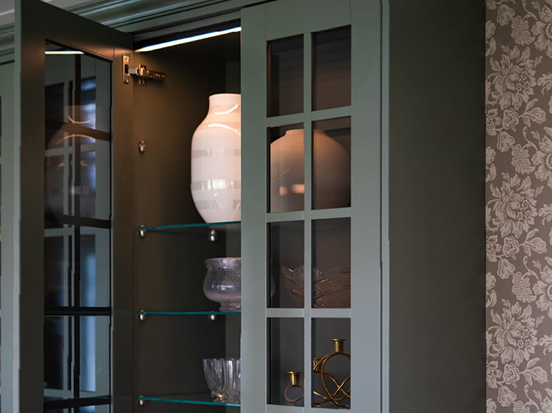 LEDstrip RX Tune innfelt i profil Art Høyt fra Hidealite hjemme hos Johanna Berglund, Snickarglädjen.