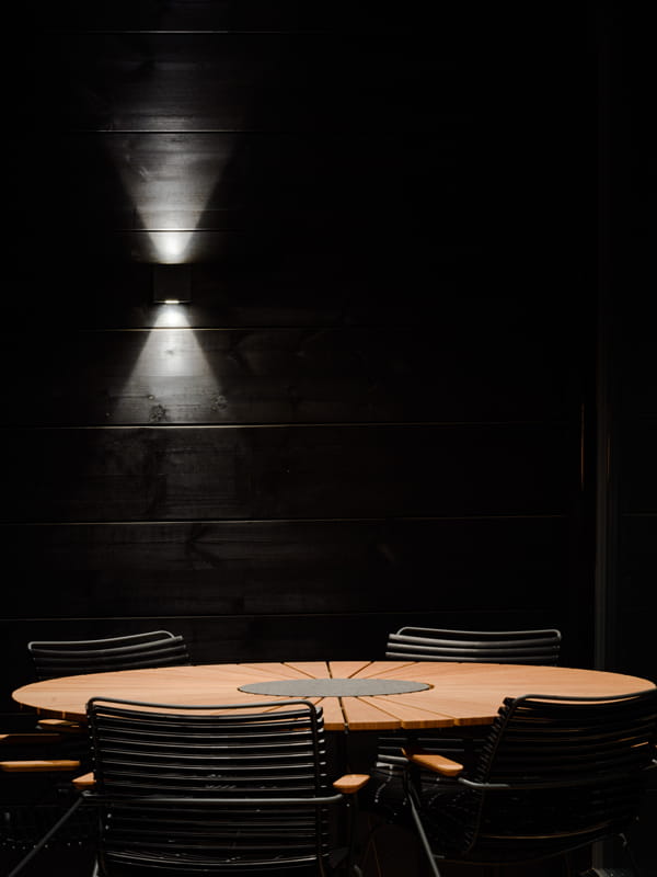 Ulkoseinävalaisin terassille