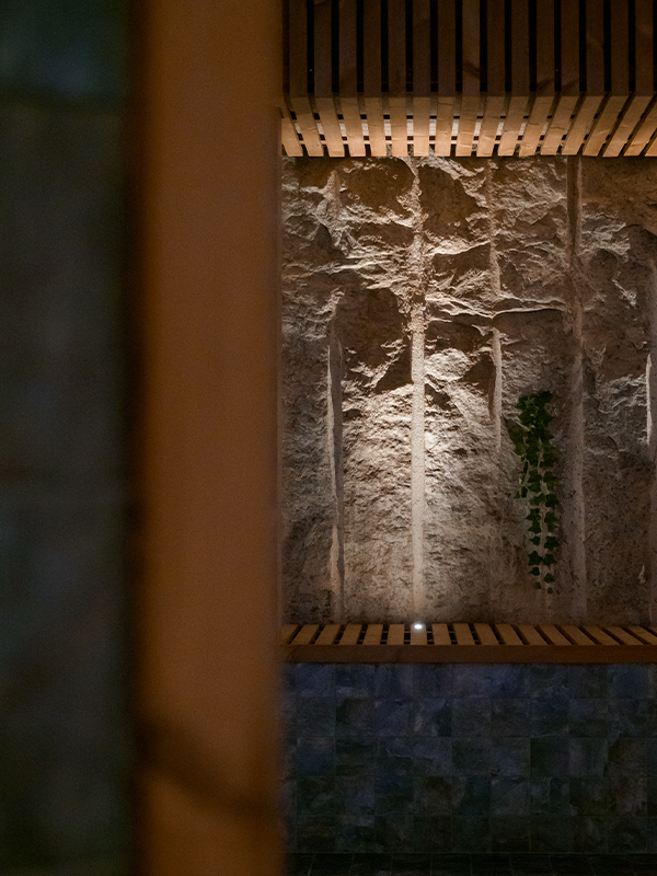 Kiviseinän valaistus