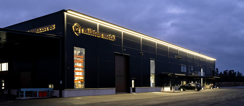 Teollisuushallin ulkovalaistus