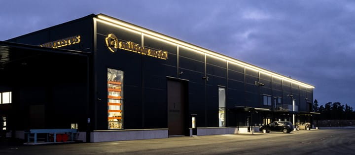 Teollisuushallin ulkovalaistus