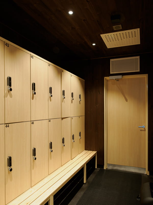 Pukuhuoneen valaistus