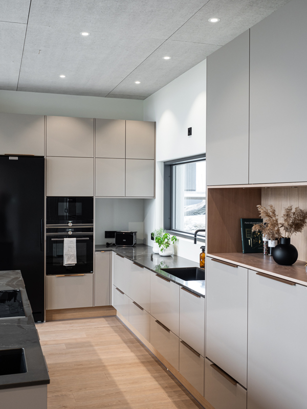 Alasvalot keittiössä