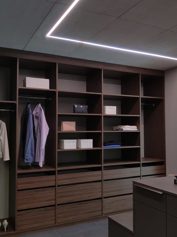 Vaatehuoneen valaistus