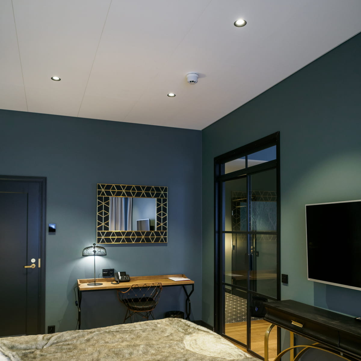 hotellin-valaistus-alasvalot-1