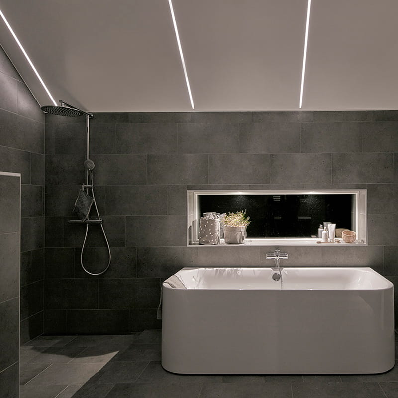 Kylpyhuoneen valaistus LED-nauhalla