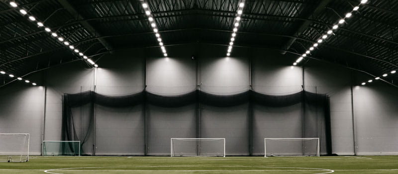 valaistus urheiluhalliin