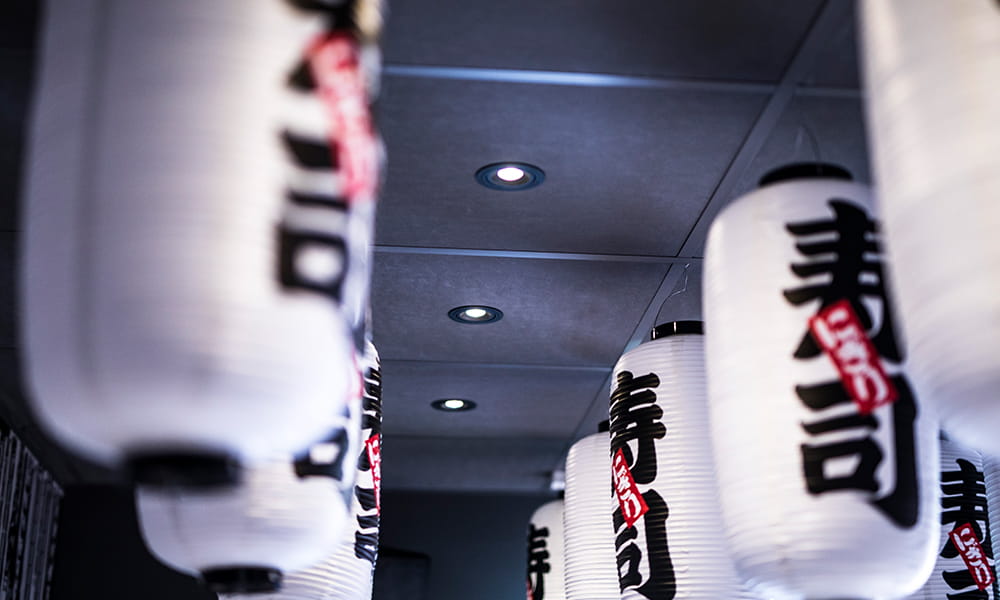 Level Multi in black from hidealite matches a dark roof at Izakayamoshi restaurant.