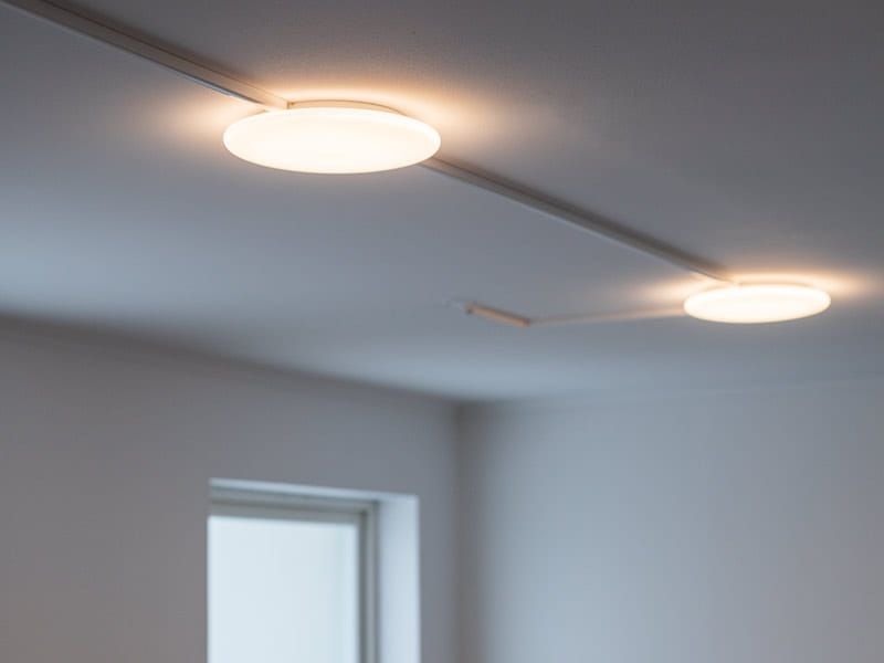 Tyylikkäät valaisimet kodin tunnelman luomiseen