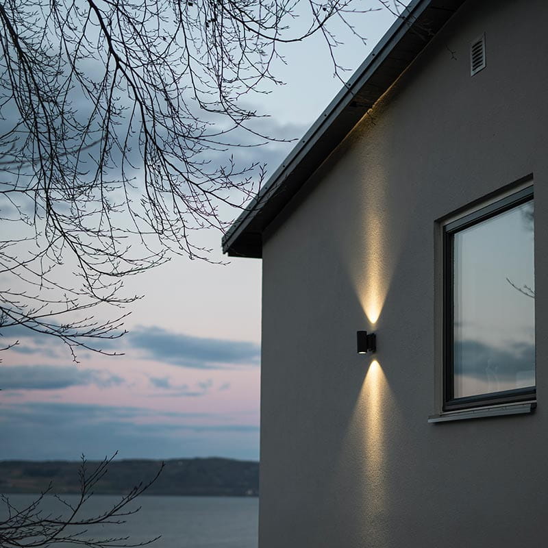 Julkisivun valaistus luo kutsuvan vaikutelman