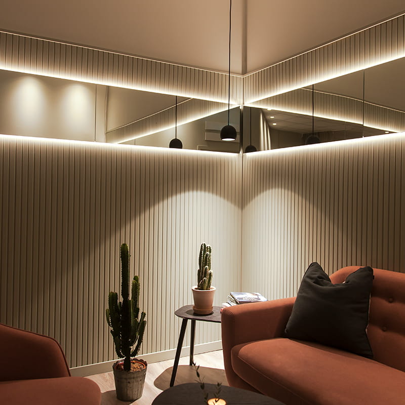 Epäsuora valaistus luo näyttäviä valaistuksia niin kodeissa kuin julkisissa tiloissa.