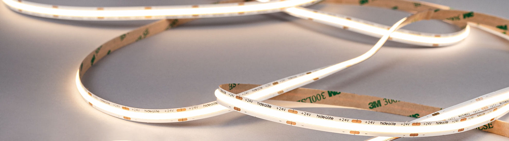 LED-nauha pisteettömällä valolla