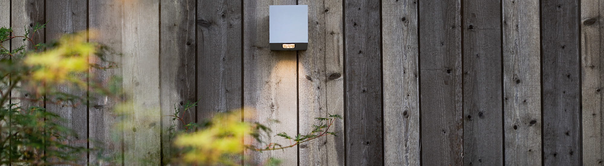 Valaistu piha - opas ulkoseinävalaisimien valintaan