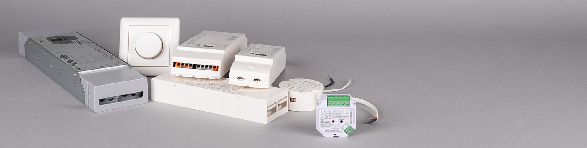 Gruppbild på drivdon och dimrar från Hide-a-lite