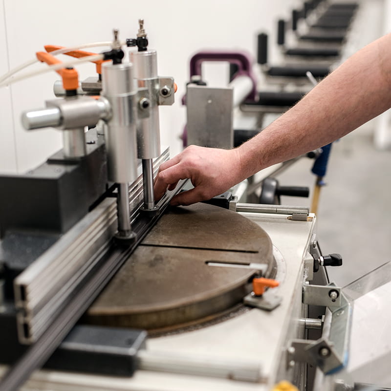 Profiilien ja kupujen leikkaus