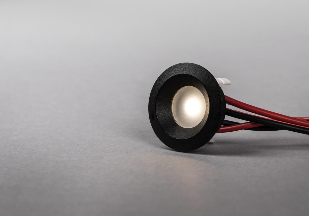 Core Smart 120&#176; Musta 3000K