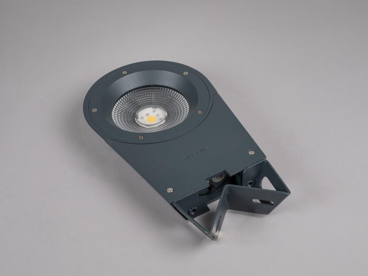 Kulmakiinnike Sharp wall