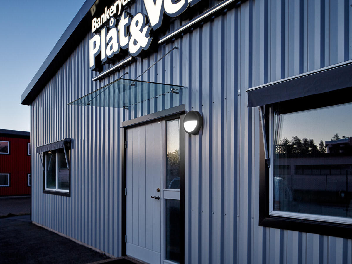 Moon Public Eye IK10