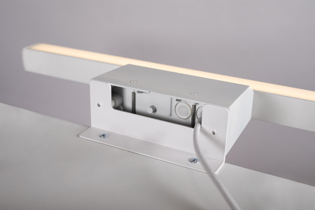 Cabinet Bracket Mirro IP44 Socket